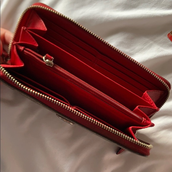 Red Coach wallet - Picture 2 of 2